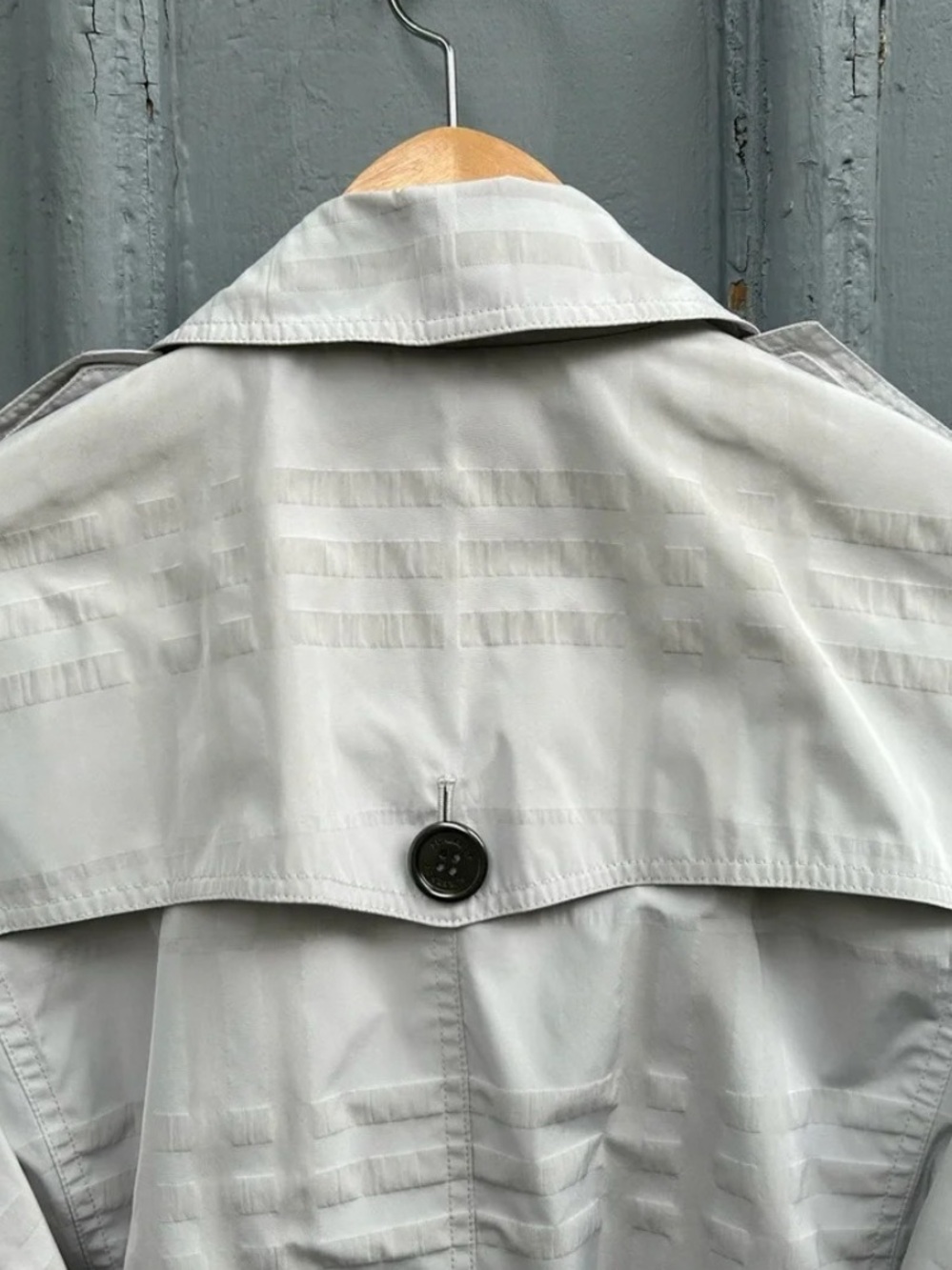 Burberry Grey Plaid Short Trench (Size 8) - Picture 4 of 13